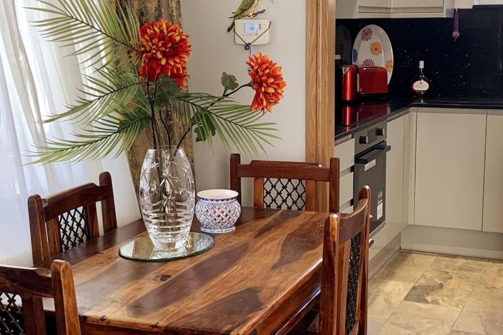 Stylish And Cosy 3 Bedroom Appartment ロンドン エクステリア 写真